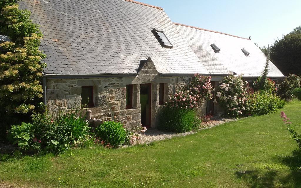 Chambres D'Hotes Du Vent Solaire Plozevet Exterior photo