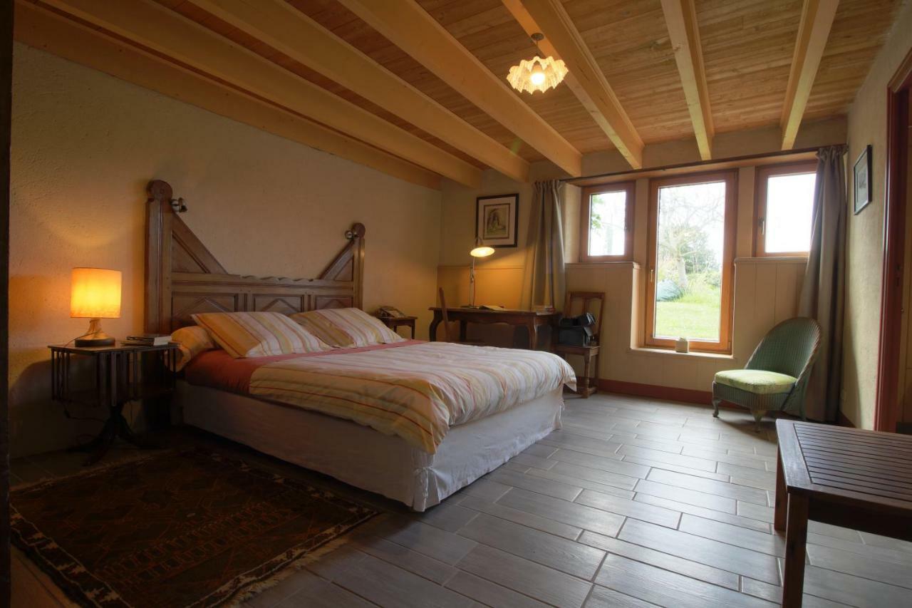 Chambres D'Hotes Du Vent Solaire Plozevet Exterior photo